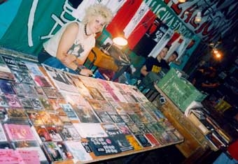 Amaia en el gaztetxe UDONDO de Lejona en Vizcaya (2003)