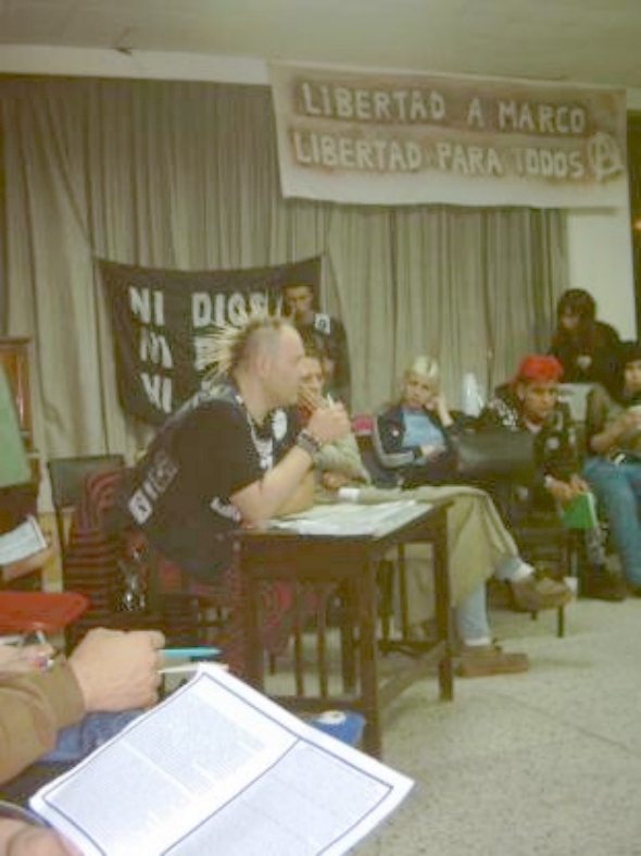 Impartiendo una charla en el IV E.I.A.P. (2004) en Mar del Plata (Argentina).